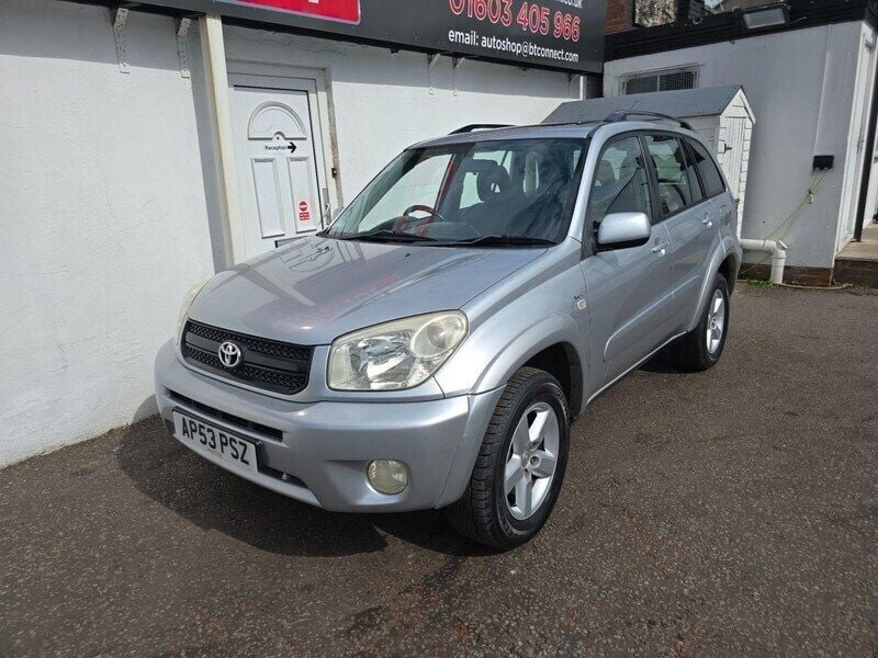 Silver Used 2004 Toyota RAV4 SUV | £4,795 (Fair price) - Image 1/4