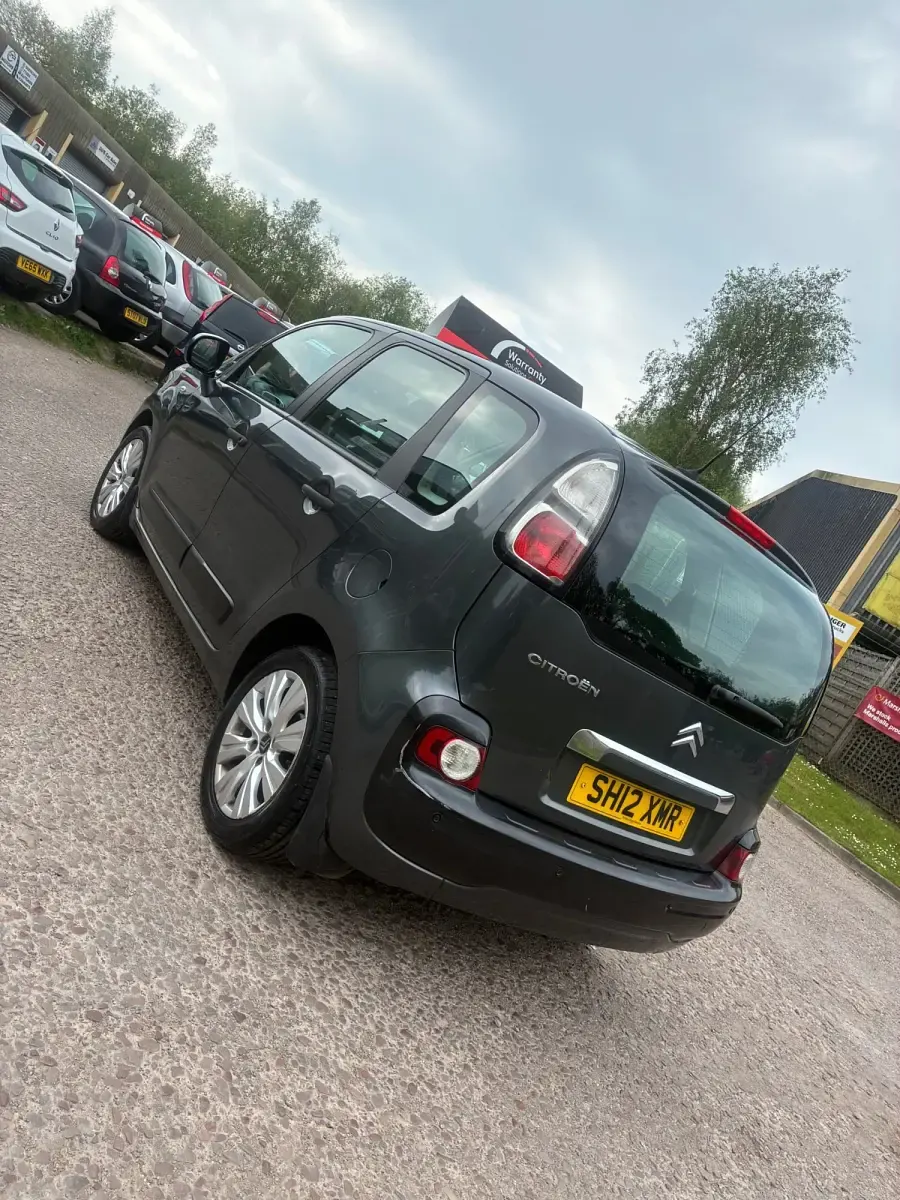 Begagnad Citroën C3 Picasso VTR Sport 2012 Grå Minibuss