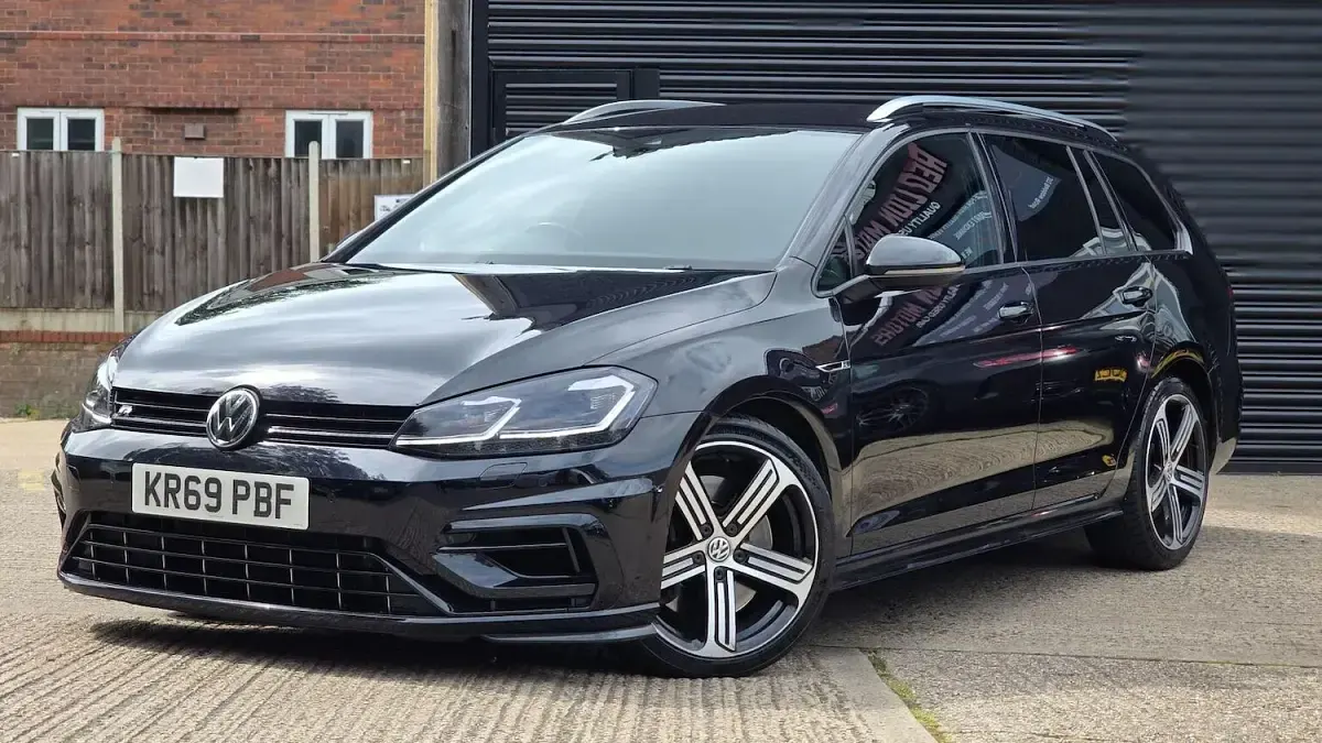 Used VW Golf VII R 300 HP (220 kW) 2019 Black Estate