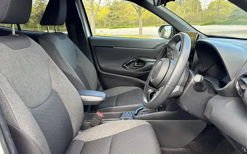 Used Toyota Yaris Cross Design 116 HP (85 kW) 2024 White SUV