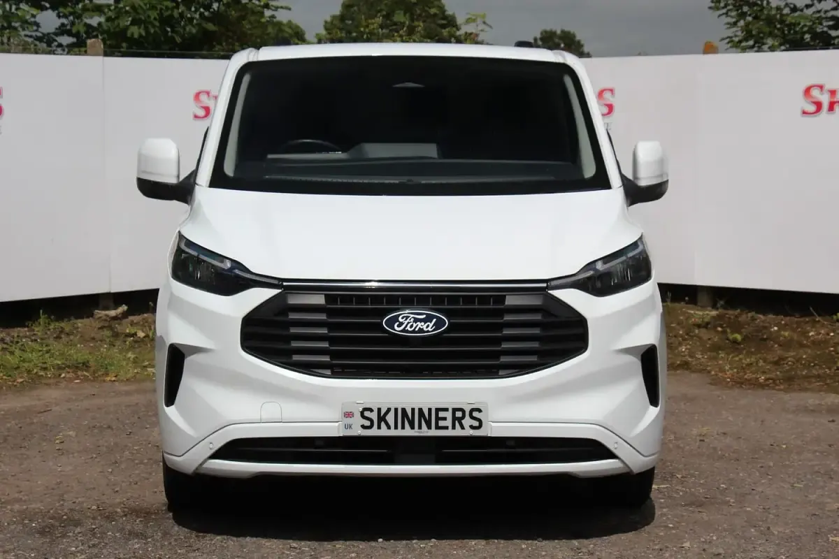 Used Ford Transit Custom Limited 136 HP (100 kW) 2024 White Van