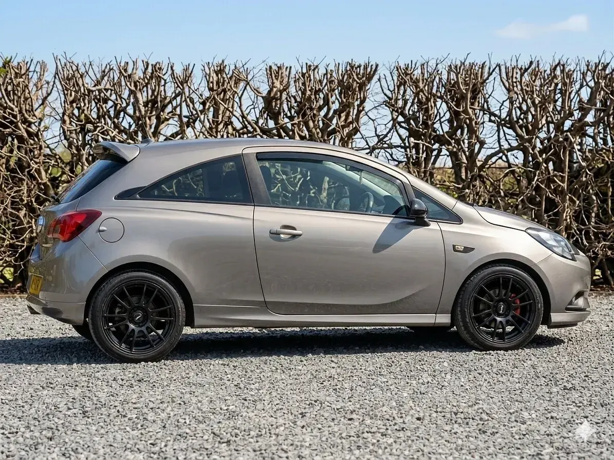 Used Vauxhall Corsa Edition 88 HP (64 kW) 2015 Brown Hatchback