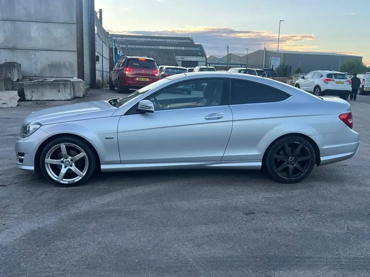 Used Mercedes C250 AMG 204 HP (150 kW) 2012 Silver Coupe