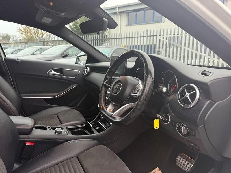 Used Mercedes A200 Executive 136 HP (100 kW) 2016 White Hatchback