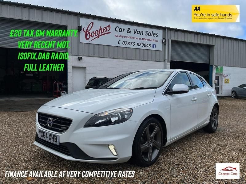 White Used 2014 Volvo V40 R-Design Estate | £6,995 (Fair price) - Image 1/4