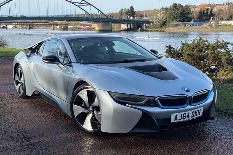 Used BMW i8 Pure Impulse 362 HP (266 kW) 2015 Silver Coupe
