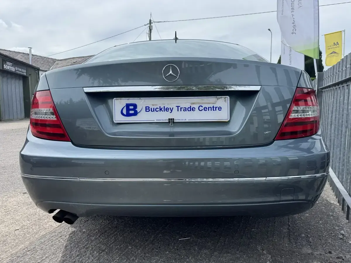 Used Mercedes C180 Elegance 156 HP (114 kW) 2011 Grey Sedan