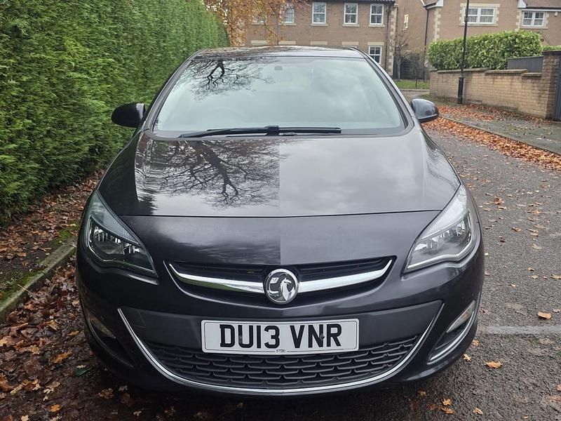 Used Vauxhall Astra SRi 2013 Black Hatchback