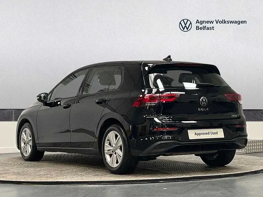 Used VW Golf VIII Life 150 HP (110 kW) 2023 Black Hatchback