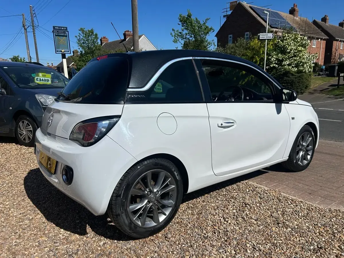 Used Vauxhall Adam Jam 70 HP (51 kW) 2014 White Hatchback
