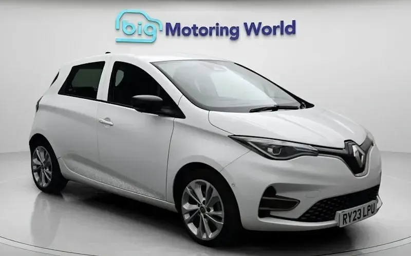 Used Renault Zoe Iconic 100 kW (136 HP) 2024 Hatchback