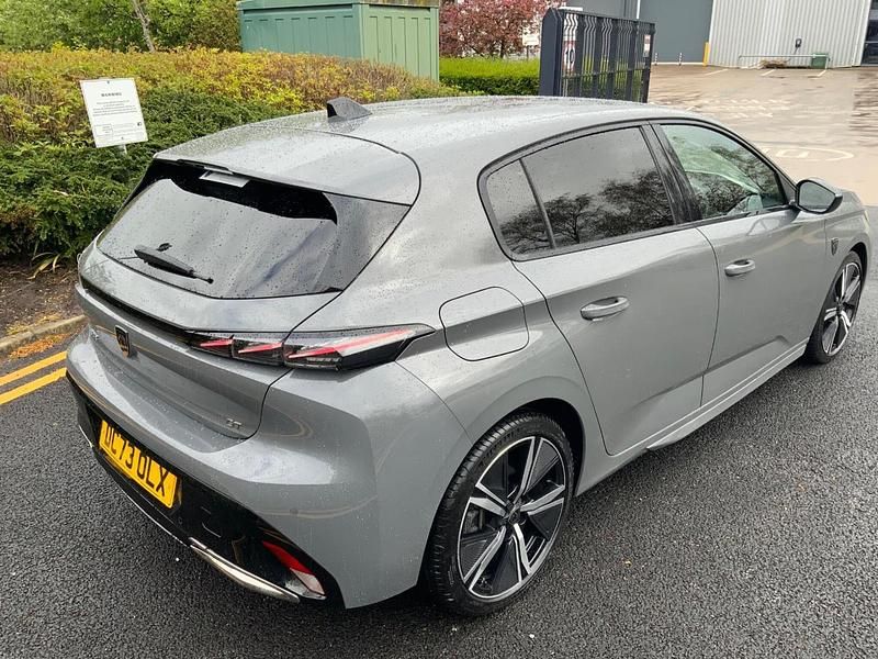 Usado Peugeot 308 GT 129 HP (94 kW) 2024 Cinzento Citadino
