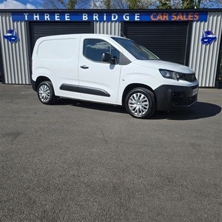 White Used 2019 Peugeot Partner MPV | £7,495 (Fair price) - Image 1/1