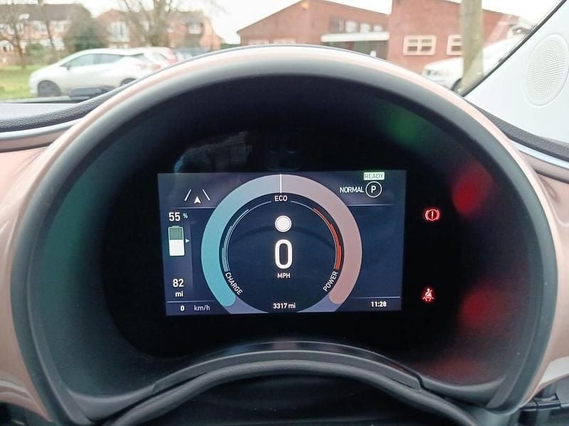 Yellow Used 2023 Fiat 500e Icon Hatchback | £15,444 (Fair price) - Image 1/4