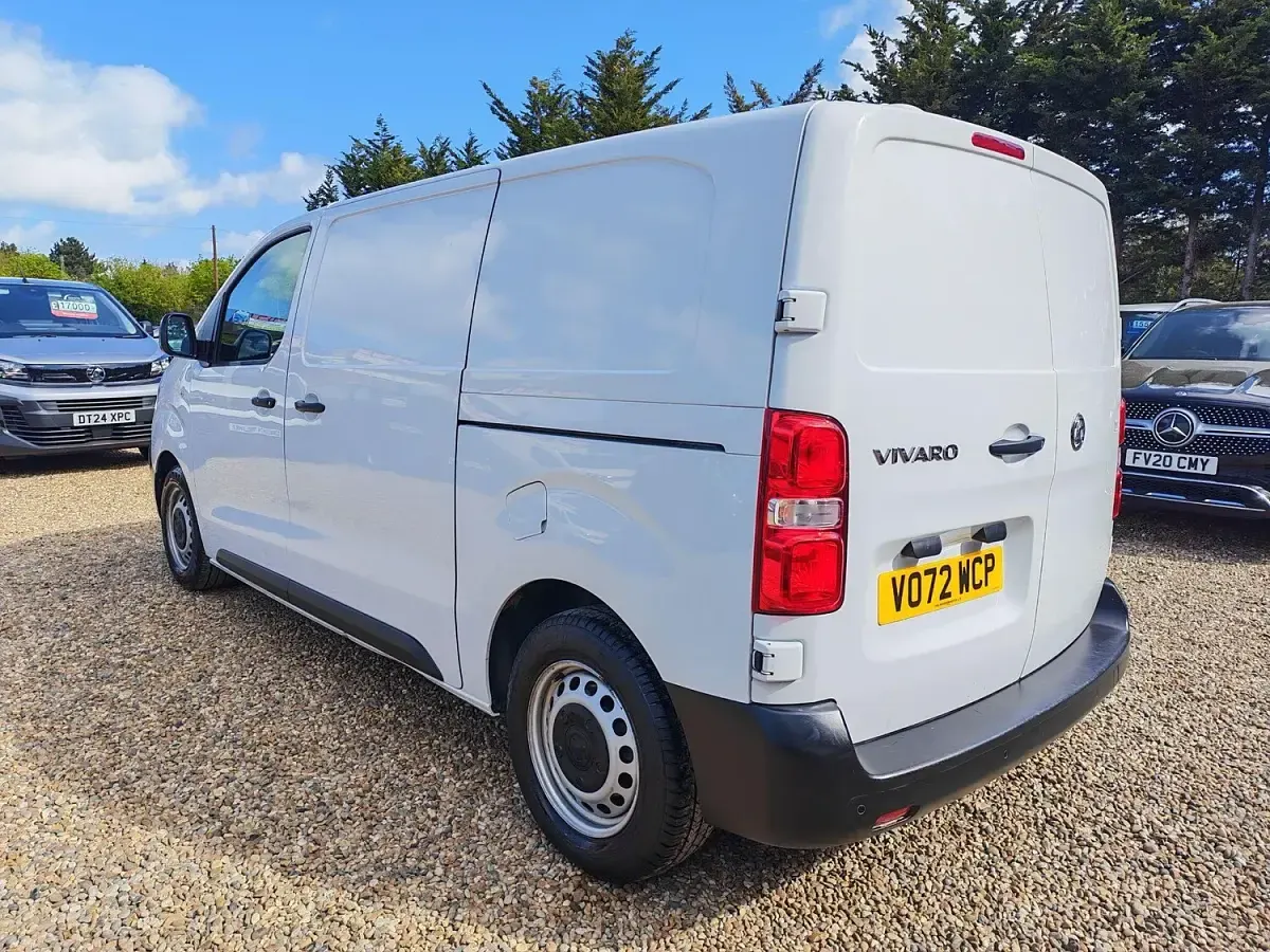 Used Vauxhall Vivaro S 100 HP (73 kW) 2023 White MPV