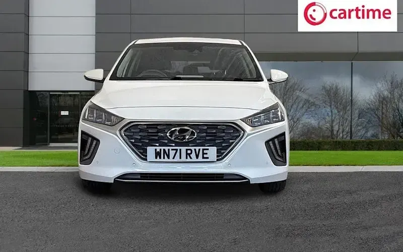 Used Hyundai Ioniq Premium SE 141 HP (103 kW) 2021 White Hatchback