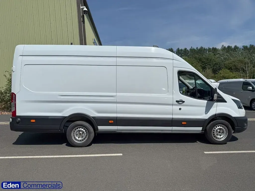 Used Ford Transit S 130 HP (95 kW) 2023 White Van