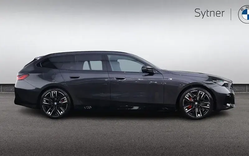 New BMW i5 442 kW (601 HP) 2026 Estate