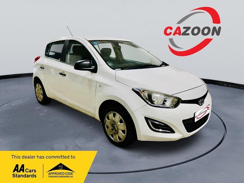 Used Hyundai i20 Classic 2013 White Hatchback