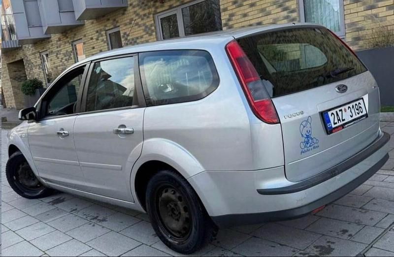 Used Ford Focus Ghia 2007 Silver Estate