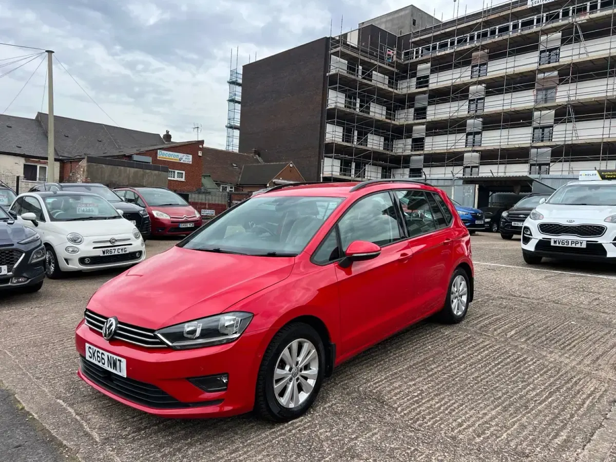 Used VW Golf Sportsvan SE 2016 Red MPV