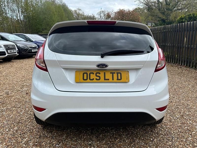 Used Ford Fiesta Zetec 82 HP (60 kW) 2017 White Hatchback