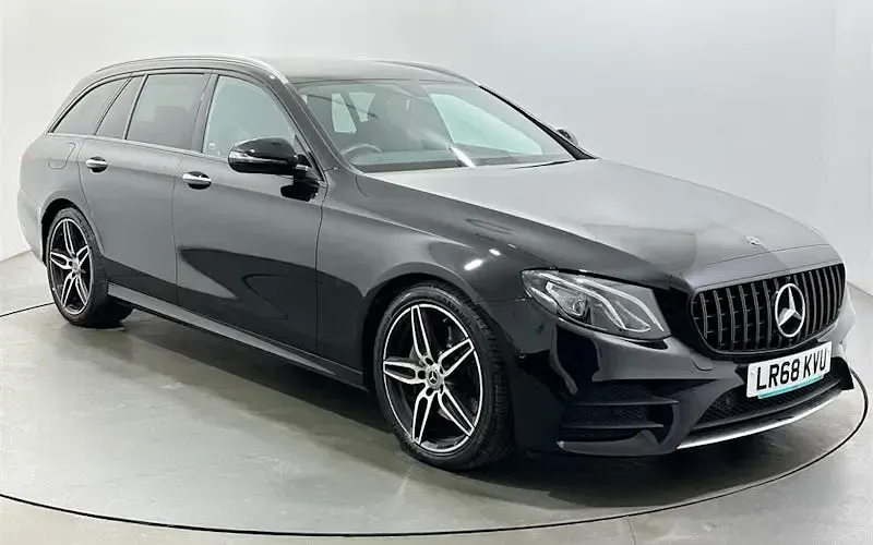 Gebraucht Mercedes E220 AMG line 194 PS (142 kW) 2018 Kombi