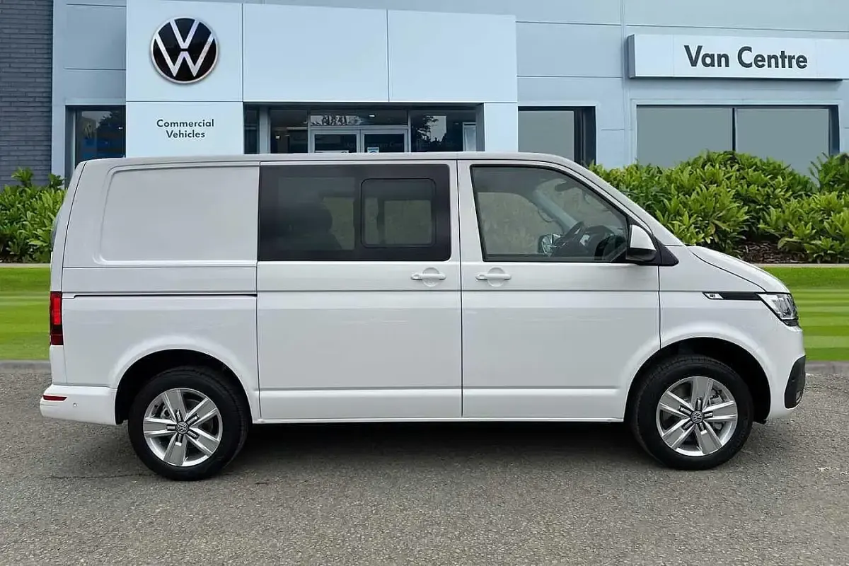 Used VW T7 Highline 150 HP (110 kW) 2024 White Van