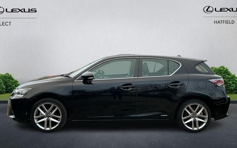Used Lexus CT200h Executive Line 136 HP (100 kW) 2017 Hatchback