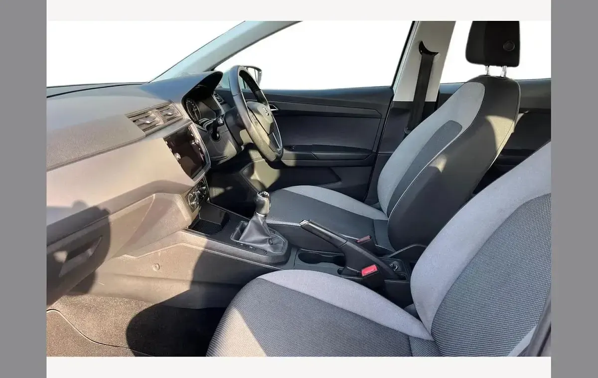 Used Seat Ibiza SE Technology 80 HP (58 kW) 2019 Nevada white Hatchback