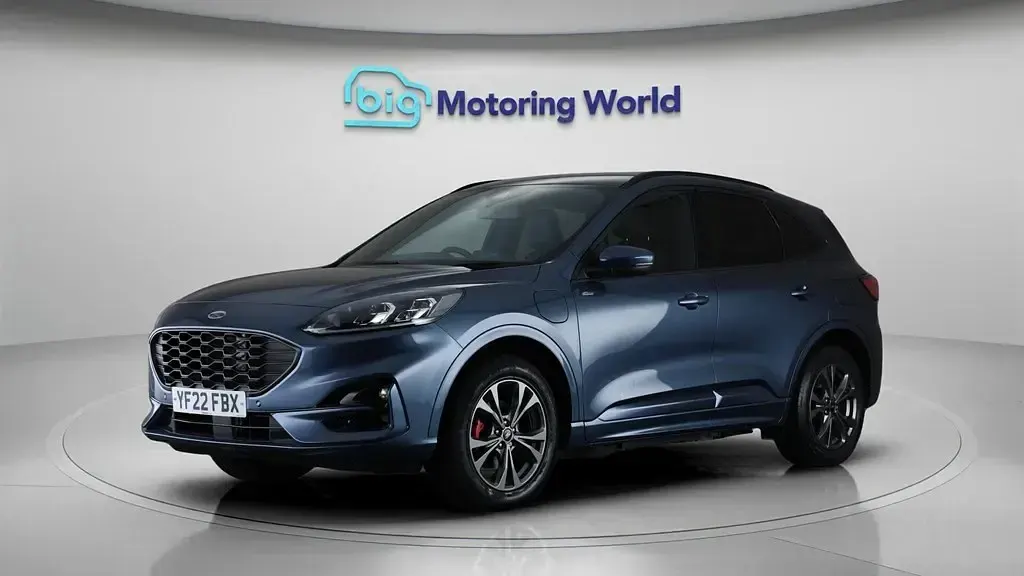 Käytetty Ford Kuga ST-Line 225 HP (165 kW) 2022 Sininen Katumaasturi