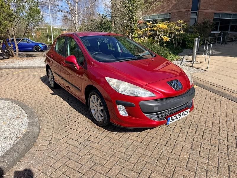 Used Peugeot 308 95 HP (69 kW) 2009 Red Hatchback
