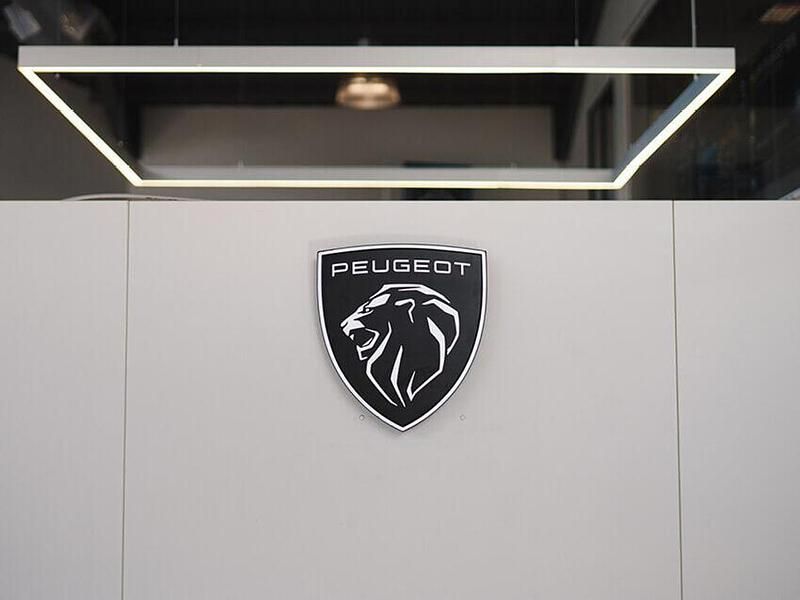 Used Peugeot 2008 GTi 129 HP (94 kW) 2022 Blue SUV