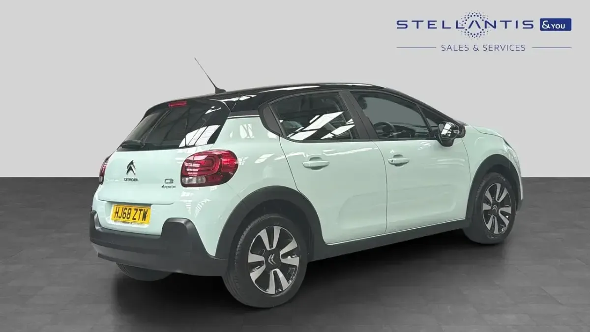 Used Citroën C3 Feel 67 HP (49 kW) 2019 Green Hatchback