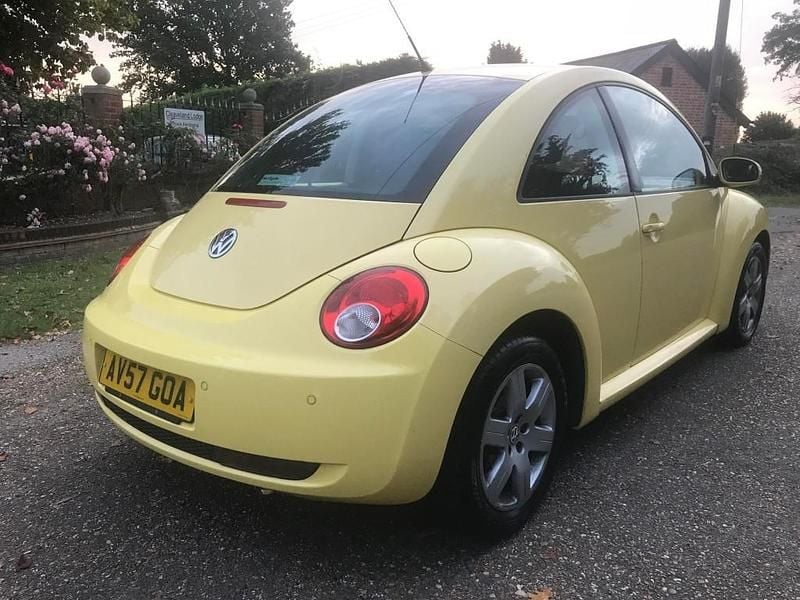 Used VW Beetle 102 HP (75 kW) 2007 Yellow Hatchback