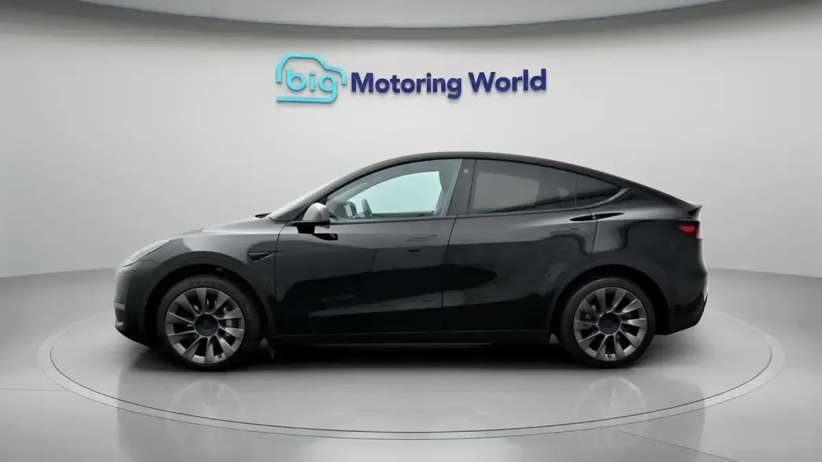 Used Tesla Model Y Long Range AWD 378 kW (514 HP) 2023 Black SUV