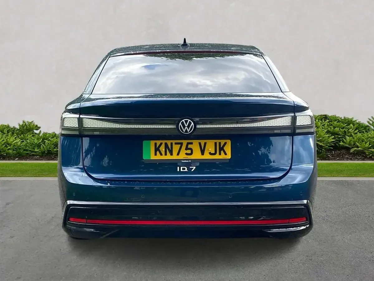 New VW ID.7 Pro 210 kW (286 HP) 2025 Blue Hatchback
