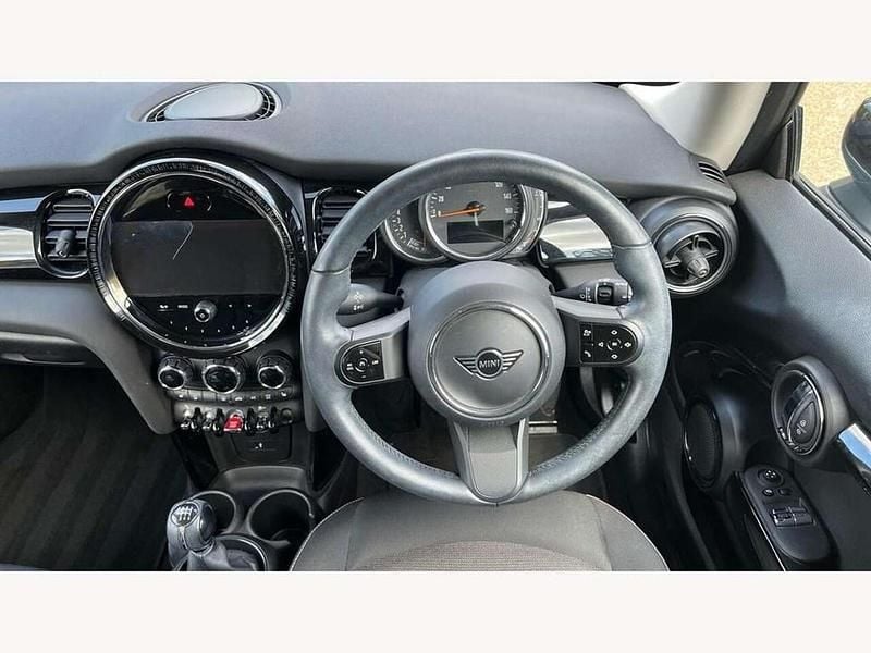 Usado Mini Cooper Classic 136 HP (100 kW) 2022 Azul Citadino