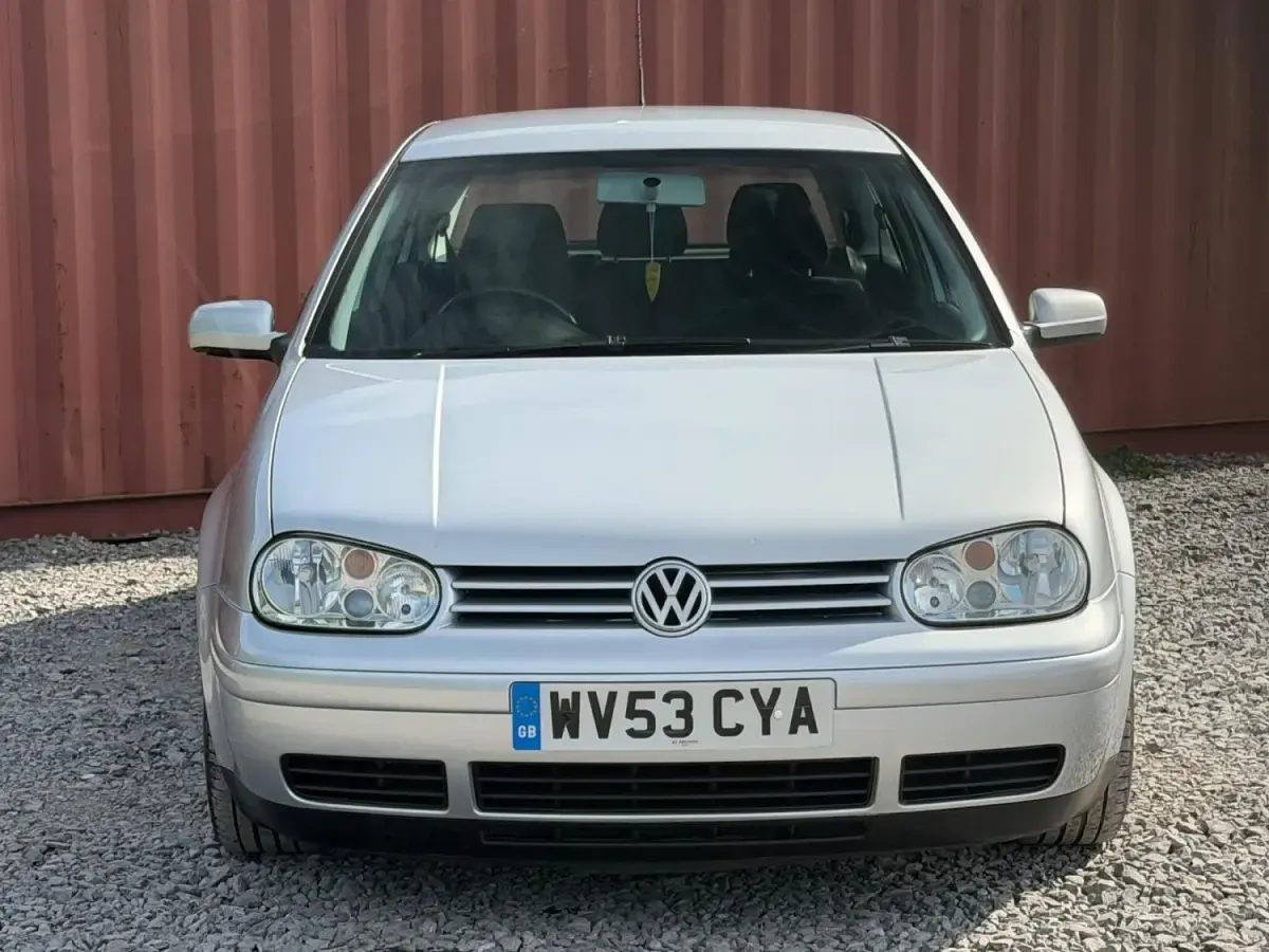 Usado VW Golf IV GTI 2003 Prateado Citadino