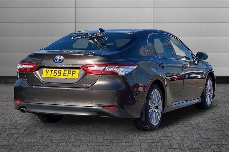 Used Toyota Camry 218 HP (160 kW) 2019 Graphite Sedan