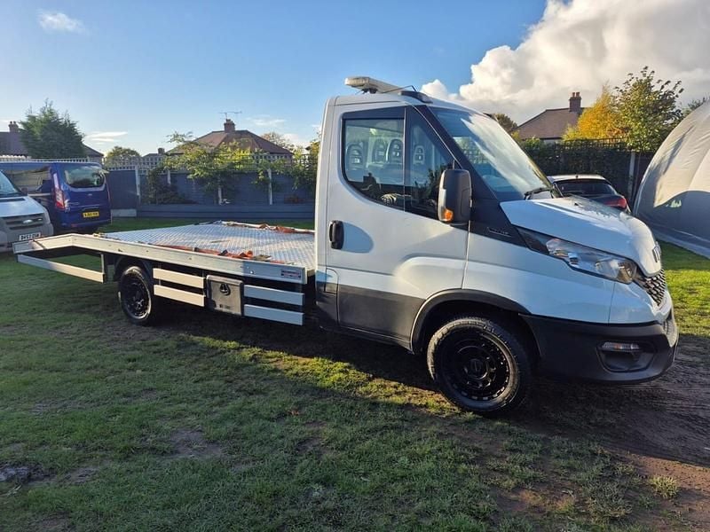 White Used 2021 Iveco Daily Cabriolet | £14,995 (Fair price) - Image 1/4