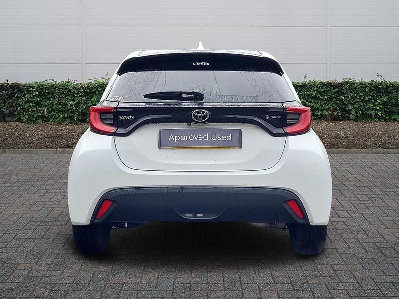 Used Toyota Yaris Hybrid Design 2024 White Hatchback
