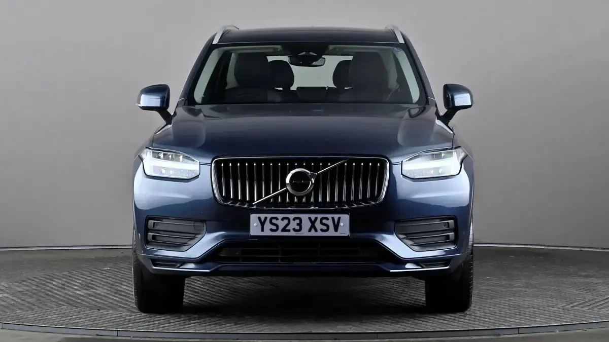 Used Volvo XC90 Core 250 HP (183 kW) 2023 Blue SUV