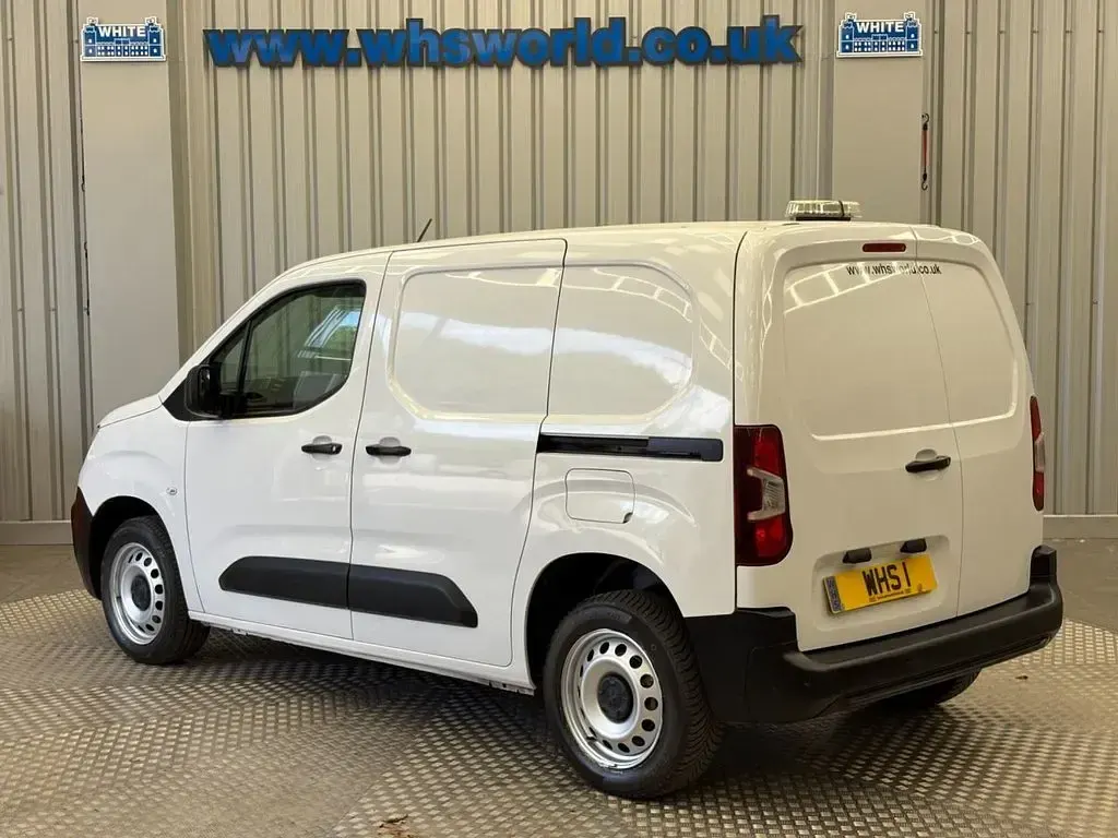 Used Peugeot Partner Premium 100 HP (73 kW) 2023 White MPV