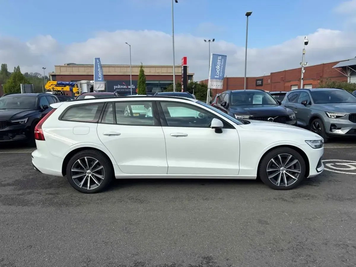 Second-hand Volvo V60 Momentum 2021 Alb Break