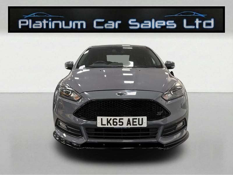 Używany Ford Focus ST 2015 Szary Hatchback