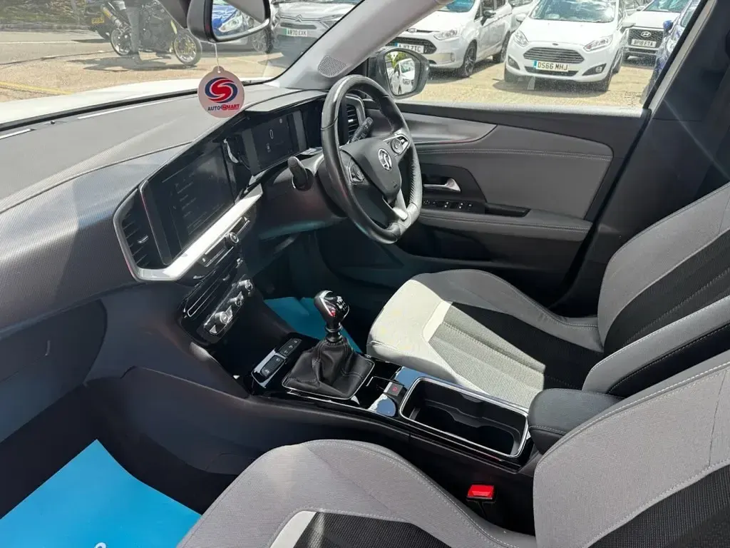 Used Vauxhall Mokka Edition 100 HP (73 kW) 2022 White SUV