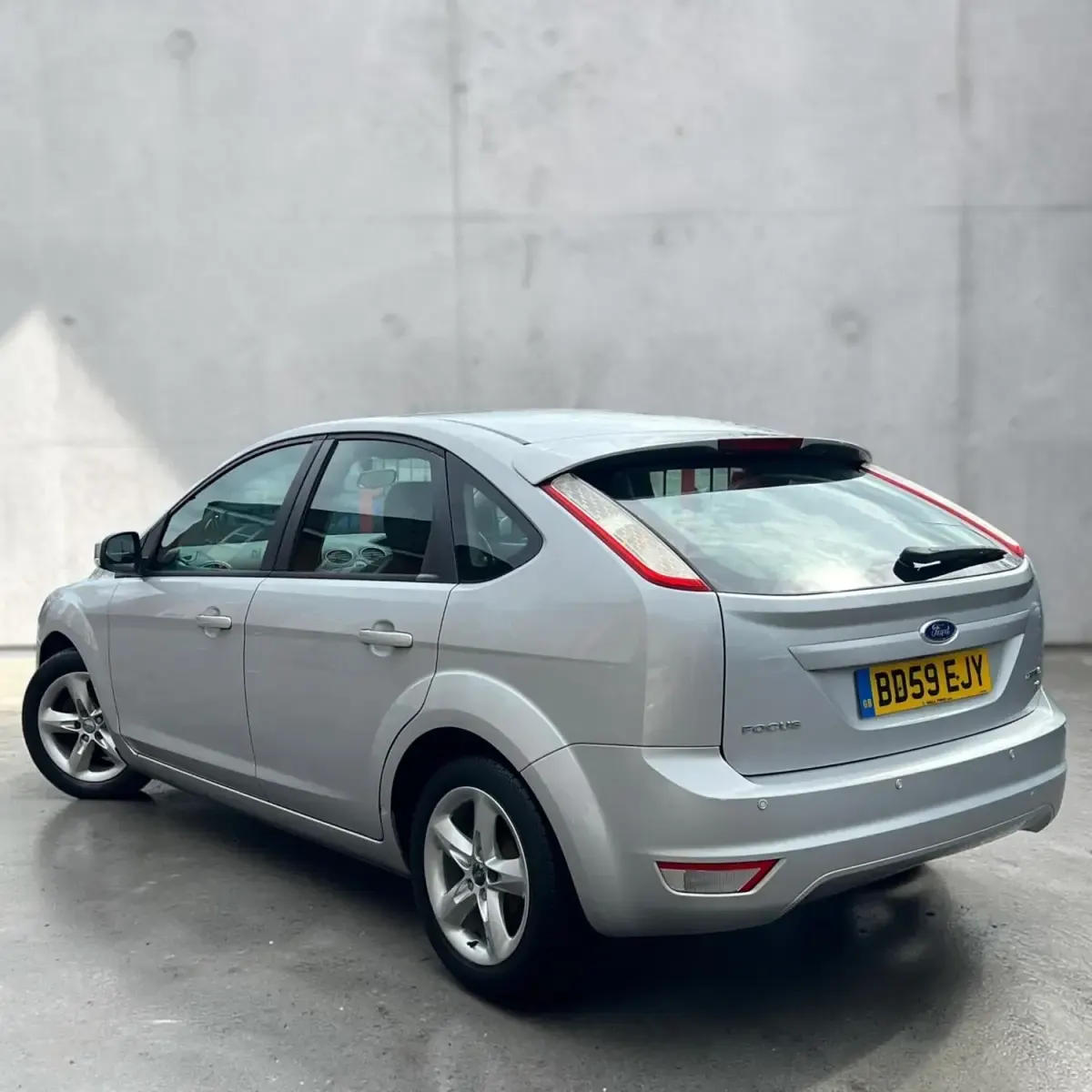 Used Ford Focus Zetec 2009 Silver Hatchback