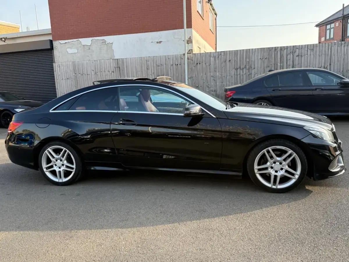 Second-hand Mercedes E200 AMG line 2015 Negru Coupe
