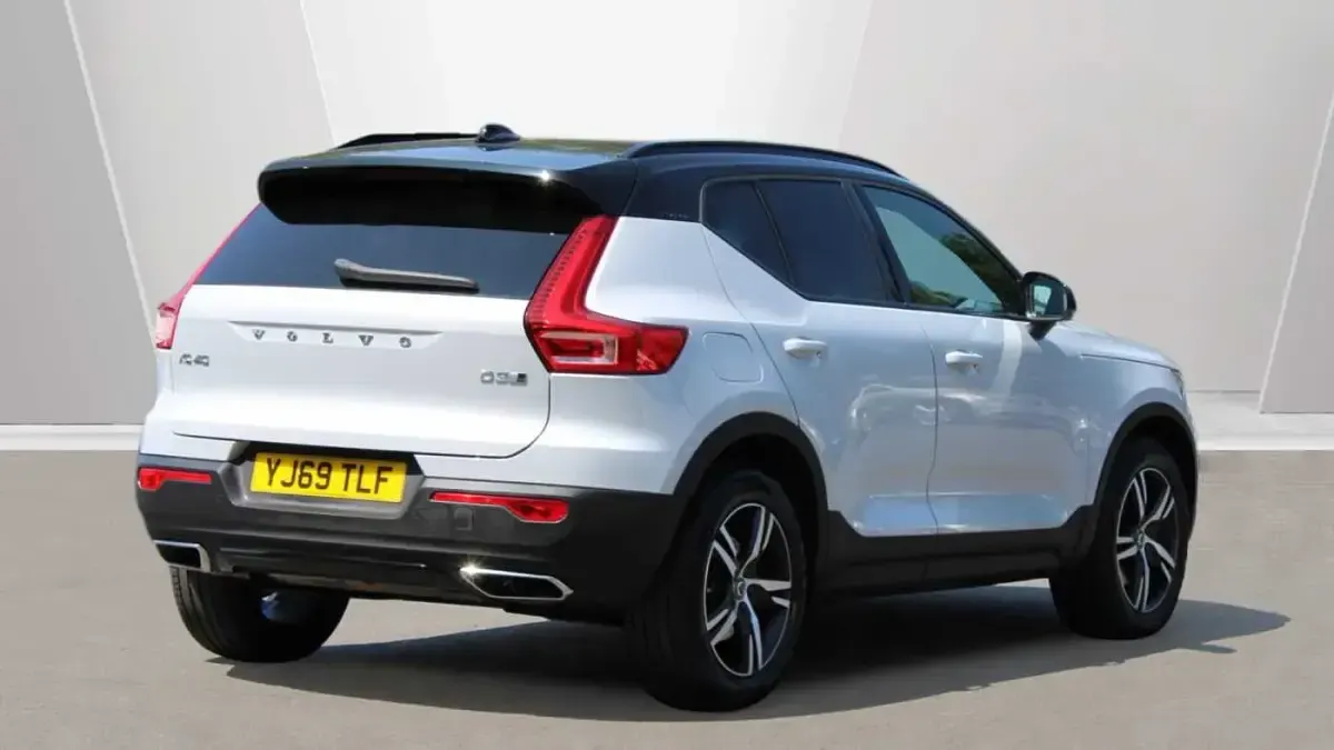 Used Volvo XC40 R-Design 150 HP (110 kW) 2020 SUV